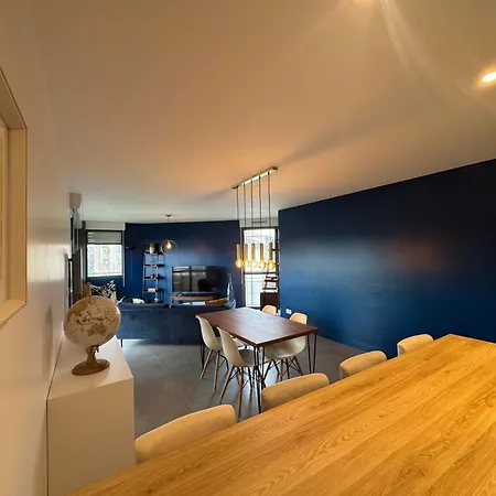 La Business Class - Standing - Tramway - Parking *